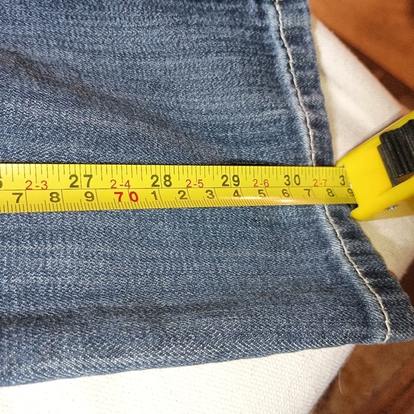 New Condition MISS ME bling embroidered cuffed blue denim capris (#41) - Picture 10 of 11